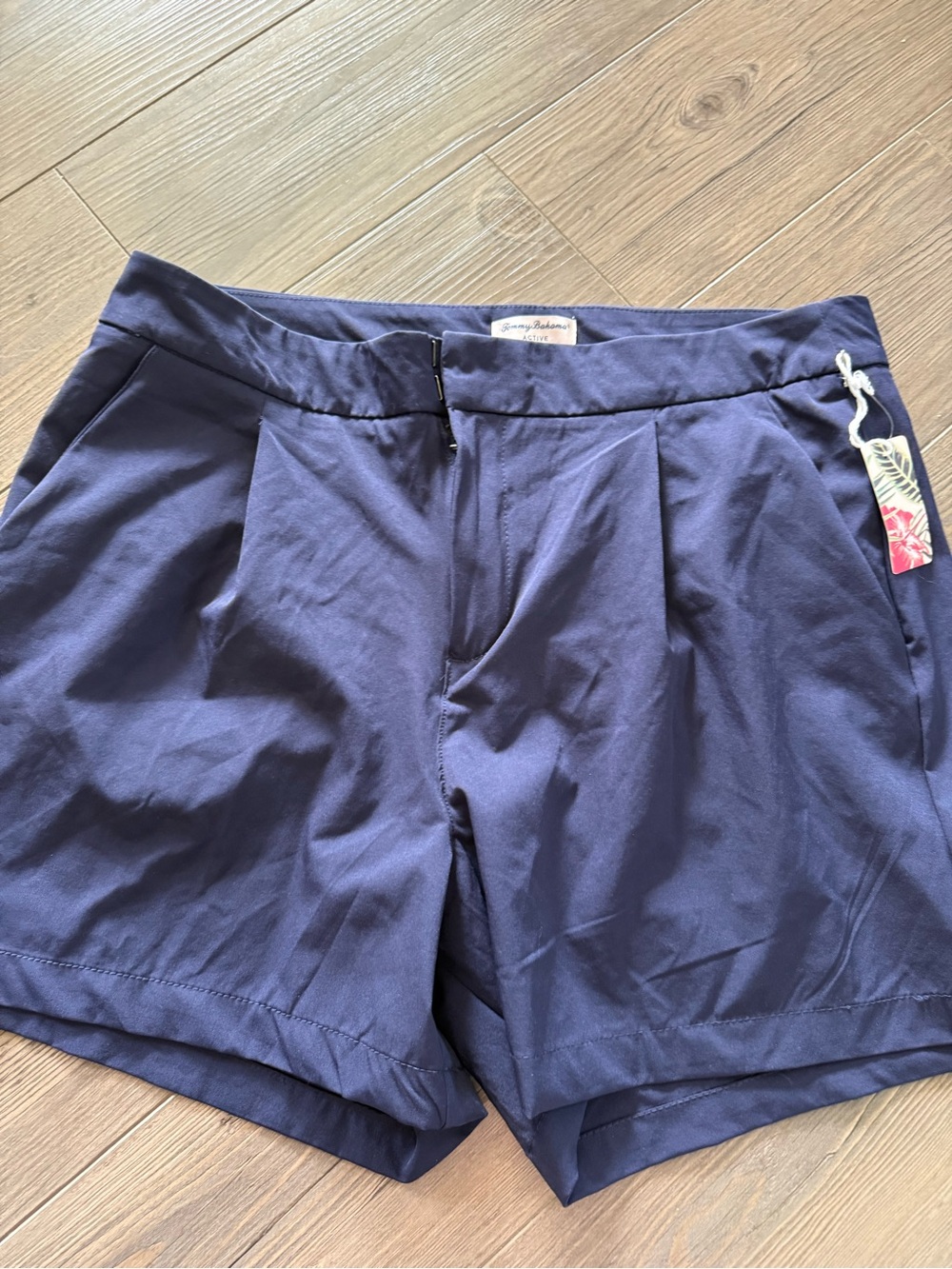 Tommy Bahama Active Pleated Shorts NWT